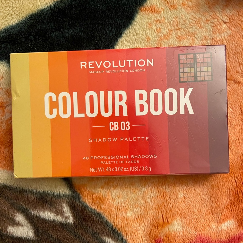 Makeup revolution colour book eyeshadow palette CB 03